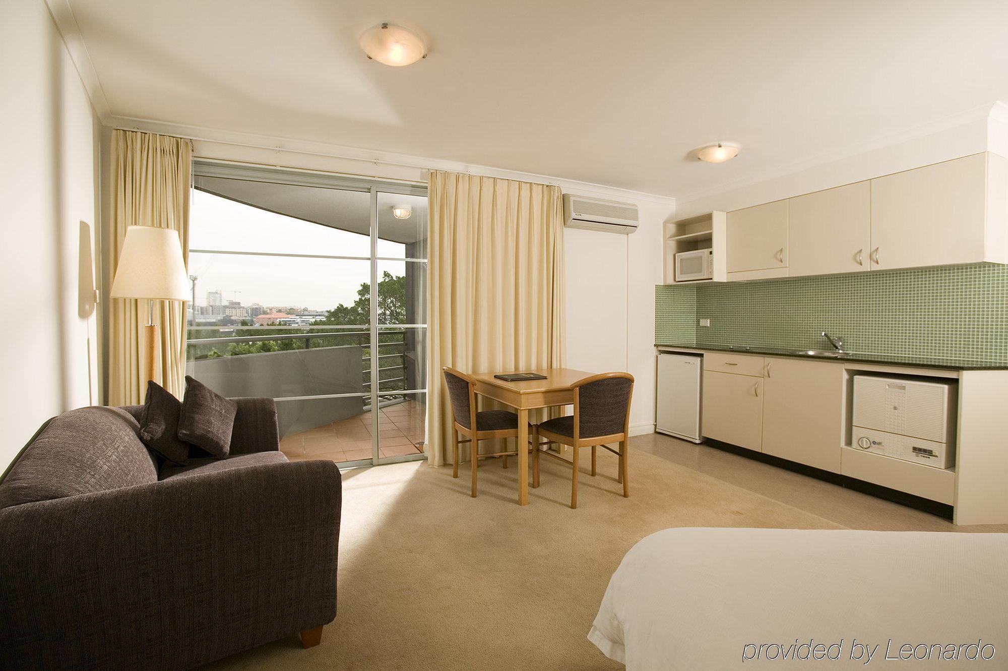 Napoleon On Kent Aparthotel Sydney Room photo
